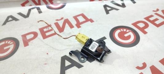 Запчасть датчик airbag левый Toyota Avensis 03.2008