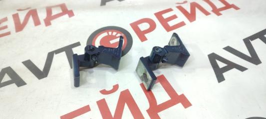 Петля дверная передняя правая VOLKSWAGEN TIGUAN 31.10.2011