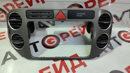 Консоль магнитолы VOLKSWAGEN TIGUAN 17.07.2008