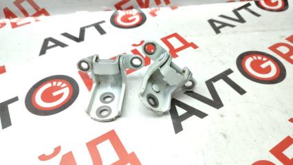 Петля дверная задняя правая Nissan Wingroad 10.2003