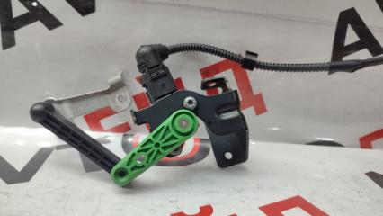 Датчик высоты дорожного просвета задний левый VOLKSWAGEN PASSAT 02.06.2015 контрактная Датчик высоты дорожного просвета задний левый VOLKSWAGEN PASSAT 02.06.2015