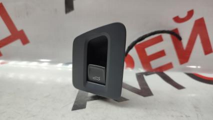 Кнопка открывания багажника VOLKSWAGEN PASSAT 08.06.2015 контрактная Кнопка открывания багажника VOLKSWAGEN PASSAT 08.06.2015