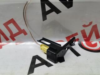 Запчасть датчик airbag левый Toyota Vitz 2001.03