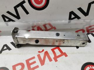Кронштейн усилителя бампера передний правый AUDI A8 10.02.2014