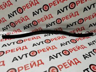 Уплотнитель капота AUDI A6 25.06.2011