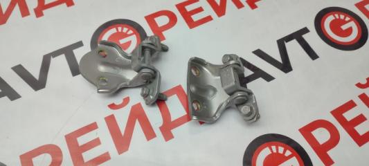 Запчасть петля дверная задняя левая Mitsubishi Diamante 01.11.1996