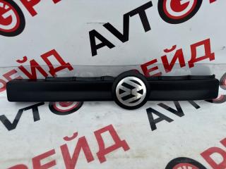 Крышка двс декоративная VOLKSWAGEN TOUAREG 02.11.2011