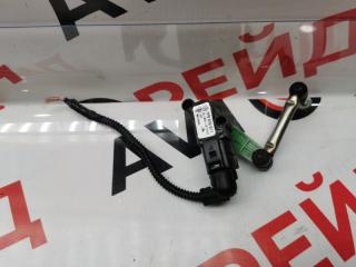 Датчик высоты дорожного просвета задний VOLKSWAGEN TOUAREG 03.04.2014 контрактная Датчик высоты дорожного просвета задний VOLKSWAGEN TOUAREG 03.04.2014