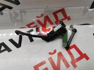 Датчик высоты дорожного просвета задний VOLKSWAGEN TOUAREG 22.12.2010 контрактная Датчик высоты дорожного просвета задний VOLKSWAGEN TOUAREG 22.12.2010