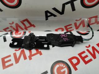 Доводчик двери багажника AUDI A8 06.02.2012