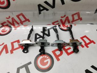 Ограничитель двери Toyota Vitz 2001.12