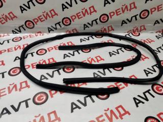 Уплотнитель капота VOLKSWAGEN TOUAREG 22.12.2010