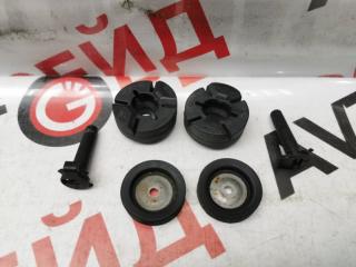 Крепление радиатора AUDI A8 18.06.2012