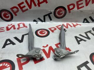 Фото запчасти петля капота Toyota Vitz 06.2001 контрактная запчасть Запчасть петля капота Toyota Vitz 06.2001