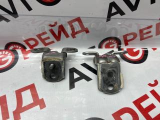 Петля дверная задняя правая Nissan Wingroad 09.2003