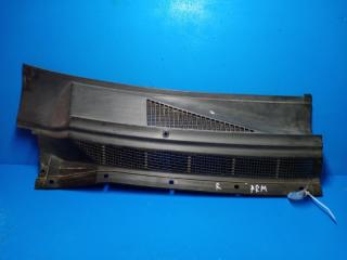 Запчасть решетка стеклоочистителя правая Nissan Armada 2004-2015