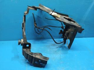 Запчасть кронштейн фары правый Mercedes-Benz E-Class 2002-2009