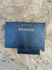 Запчасть блок управления дверьми Skoda Fabia 2009