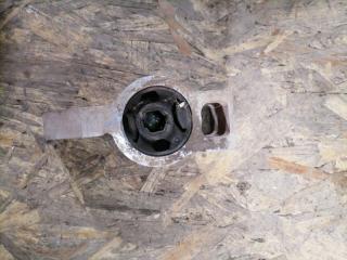 Фото запчасти кронштейн рычага левый Volkswagen Jetta 2008 Б/У запчасть Запчасть кронштейн рычага левый Volkswagen Jetta 2008