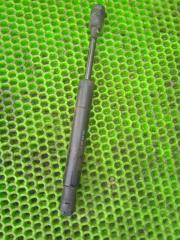 Фото запчасти амортизатор стекла багажника Porsche Cayenne 2004 Б/У запчасть Запчасть амортизатор стекла багажника Porsche Cayenne 2004