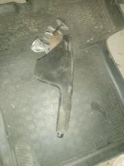 Запчасть рычаг ручного тормоза Skoda Fabia 2007