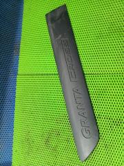 Запчасть молдинг на дверь задний правый Lada Granta Cross 2020