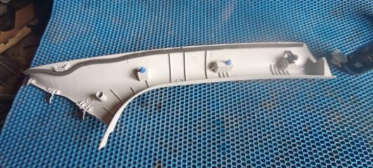 Запчасть накладка стойки левая Ford Focus 3 2014