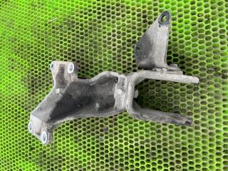 Запчасть кронштейн двигателя Suzuki Liana