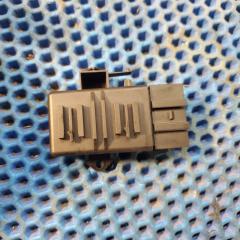 Блок управления подогревом сидений Skoda Octavia 2017