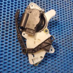 Моторчик заслонки печки Skoda Octavia 2017 Б/У Моторчик заслонки печки Skoda Octavia 2017