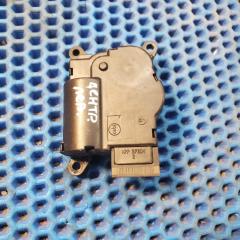 Моторчик заслонки печки левый Skoda Octavia 2017 Б/У Моторчик заслонки печки левый Skoda Octavia 2017