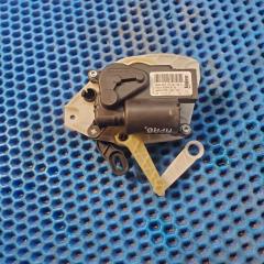 Моторчик заслонки печки правый Skoda Octavia 2017 Б/У Моторчик заслонки печки правый Skoda Octavia 2017