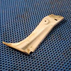 Кронштейн крыла передний правый Skoda Octavia 2017 Б/У Кронштейн крыла передний правый Skoda Octavia 2017