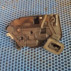 Замок двери задний левый Skoda Octavia 2017 Б/У Замок двери задний левый Skoda Octavia 2017