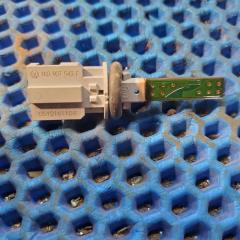 Датчик температуры воздуха салона передний Skoda Octavia 2017