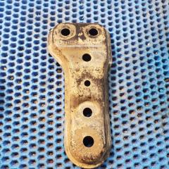 Кронштейн подрамника передний правый Skoda Octavia 2017 Б/У Кронштейн подрамника передний правый Skoda Octavia 2017