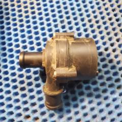 Насос водяной Skoda Octavia 2017