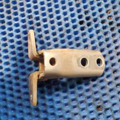 Запчасть петля двери задняя левая Mitsubishi Lancer 2007