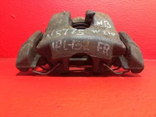 Суппорт передний правый Mercedes-Benz E-Class 2000 контрактная Суппорт передний правый Mercedes-Benz E-Class 2000