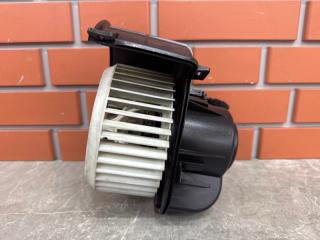Запчасть вентилятор печки Audi Q7 2007