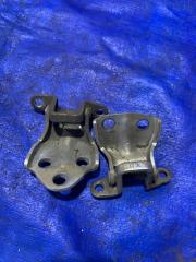 Петля дверная левая задняя MITSUBISHI PAJERO L049G 4D56 2 ракурс