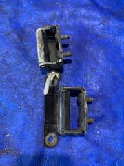 Петли 5-й двери NISSAN CARAVAN, NV350 CARAVAN, NV350 VW6E26 YD25DDTI 2 ракурс