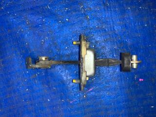 Ограничитель двери левый задний TOYOTA HILUX SURF KDN185 68640-35010 2 ракурс
