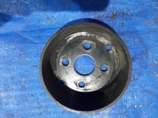 Шкив помпы TOYOTA ESTIMA ACR40 2AZFE 2 ракурс Шкив помпы TOYOTA ESTIMA ACR40 2AZFE 2 ракурс