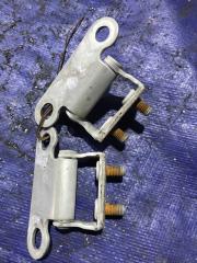 Петли 5-й двери TOYOTA COROLLA FIELDER NZE121 2 ракурс