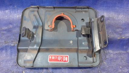 Лючок бензобака NISSAN TERRANO LBYD21 3 ракурс