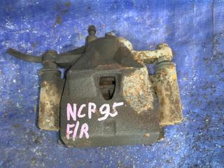 Суппорт правый передний TOYOTA VITZ NCP95 2NZFE 2 ракурс