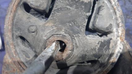 Подушка двигателя задняя NISSAN SUNNY FNB14 GA15DE 11321-1m010 5 ракурс