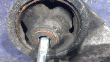 Подушка редуктора правая задняя TOYOTA COROLLA RUMION ZRE154 2ZRFE 3 ракурс