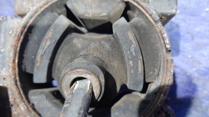 Подушка двигателя левая NISSAN SERENA TNC24 QR20DE 3 ракурс